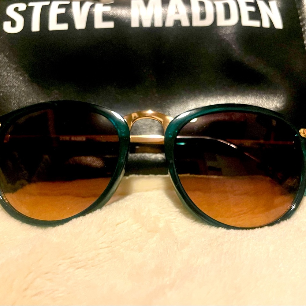 Steve Madden hot tamale 52020 141 sunglasses